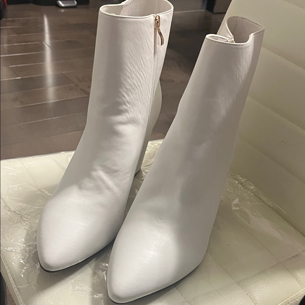 Elegant White Ankle Boots